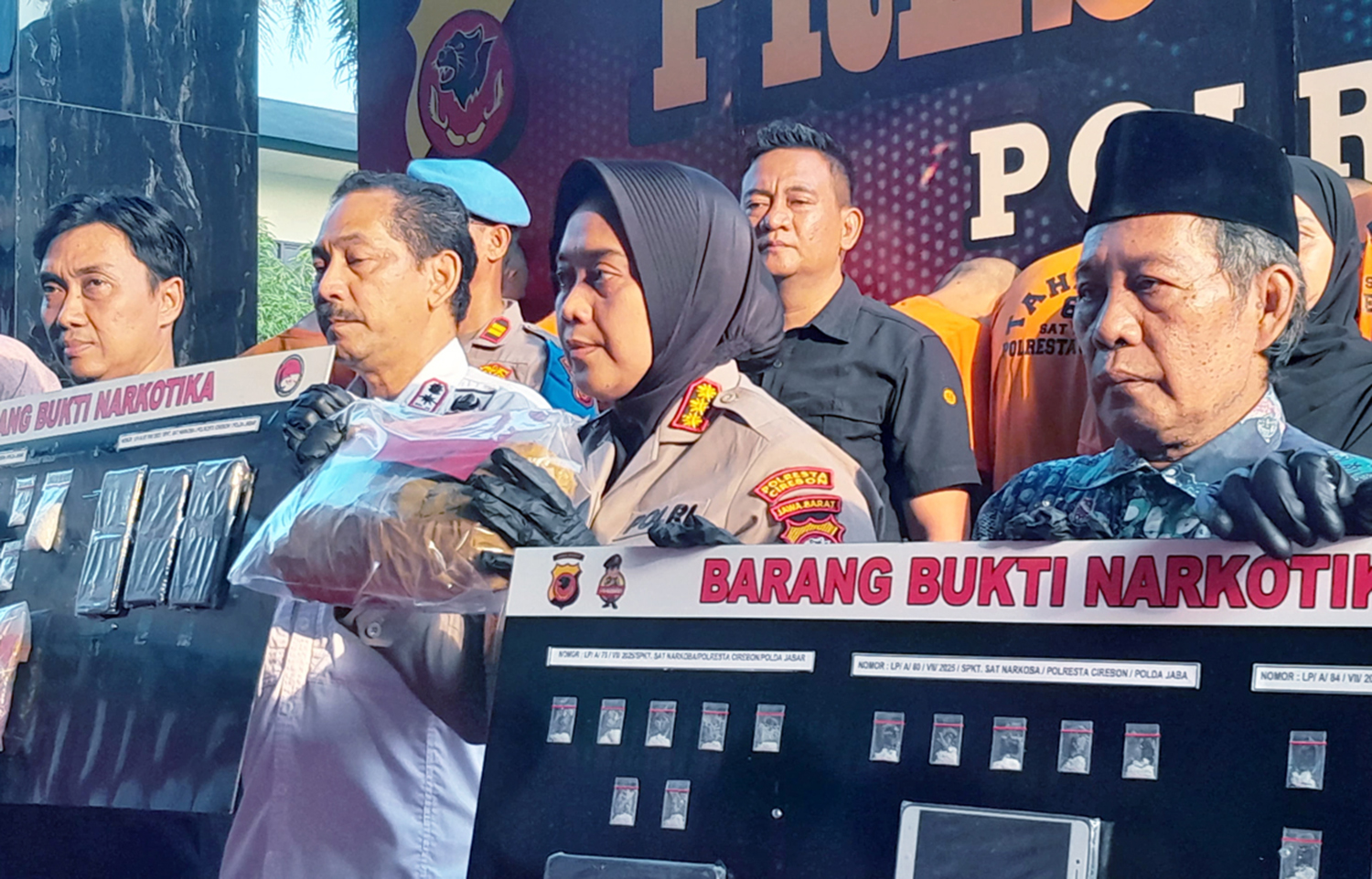 Dua Pengedar Ganja Jaringan Cirebon Dibekuk, Pemasok Masuk DPO