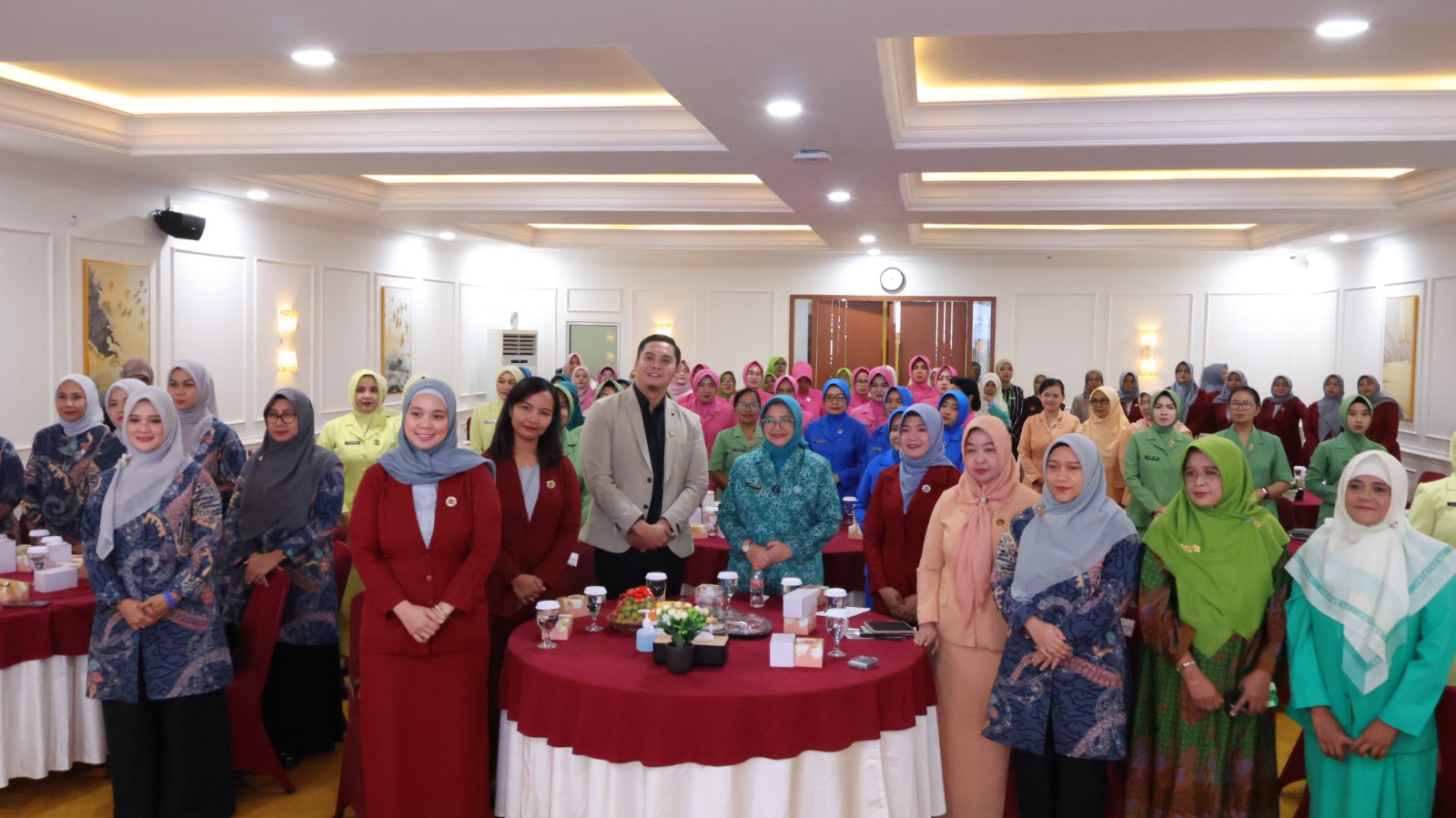 OJK Cirebon Ajak Perempuan Semakin Cerdas Kelola Finansial Keluarga dan Hindari Kejahatan Keuangan