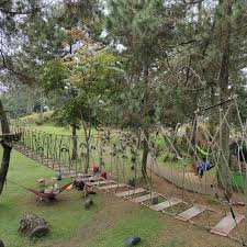 Mau Liburan ke Garut Bareng Keluarga? Ini Dia 6 Tempat Wajib Dikunjungi!