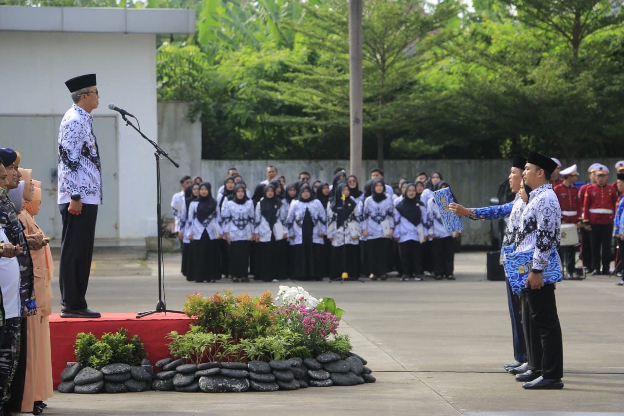 Tiga Peringatan di Gelar Bersamaan, Pj Walikota Cirebon: Perkuat Peran dan Kinerja Guru dan ASN