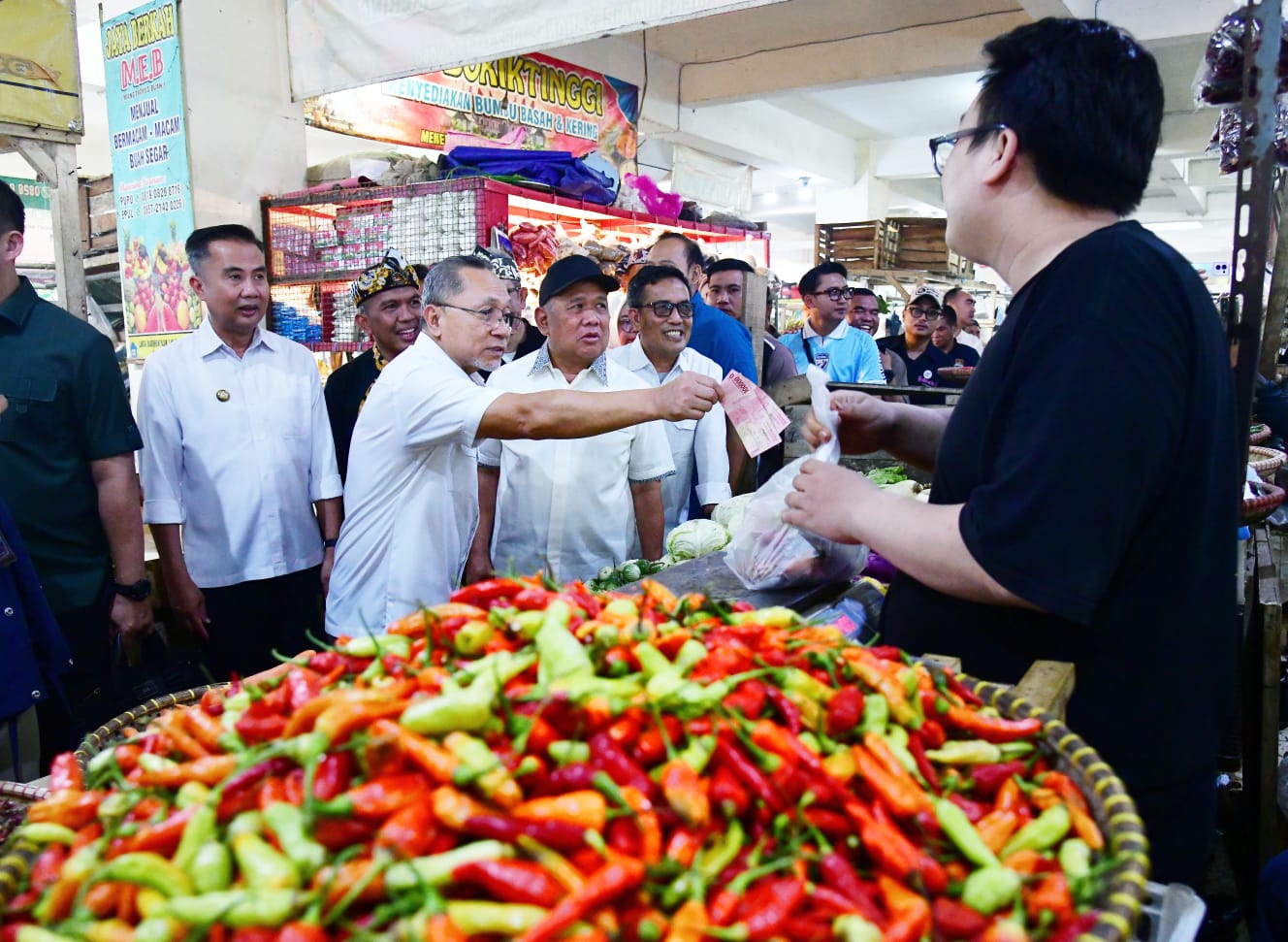 Penjabat Gubernur - Menteri Perdagangan Cek Harga di Pasar Tagog Padalarang