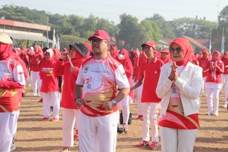 Sosialisasi Berantas Rokok Ilegal lewat Olahraga Senam Bersama