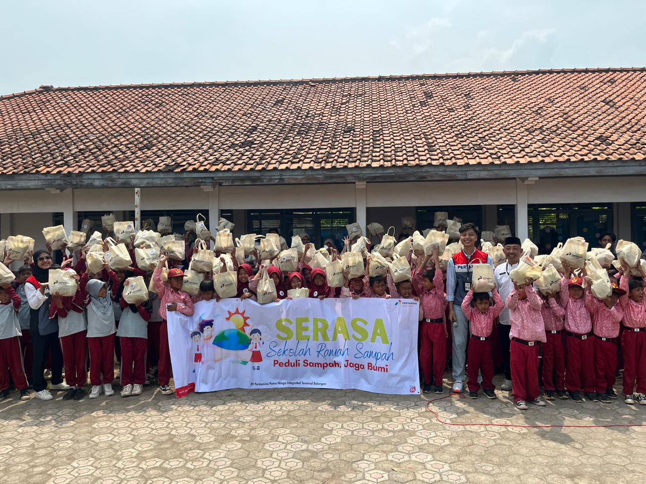 Pertamina Patra Niaga Regional JBB Dorong Sekolah Ramah Sampah SDN 2 Sliyeg Lor Melalui Program SERASA