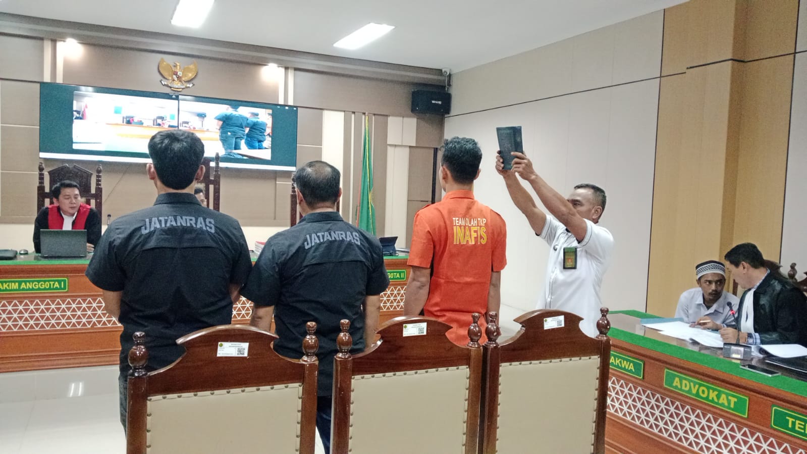 JPU Tampilkan CCTV dan Palu Godam di Sidang Pembunuhan Satu Keluarga Paoman