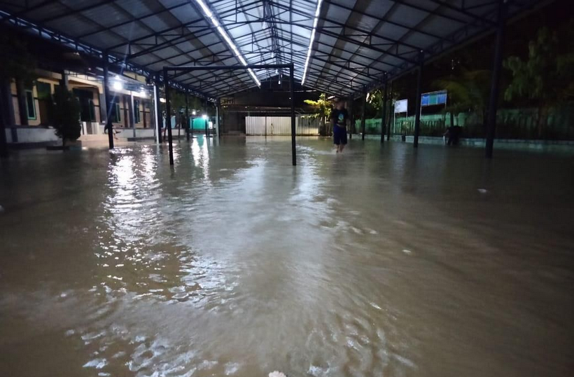 Bupati hingga Gubernur Bahas Banjir di Sidang Paripurna, Malamnya Cirebon Timur Terendam