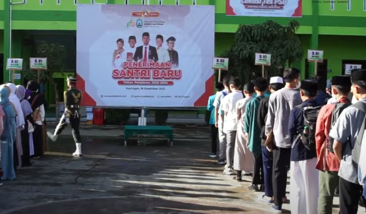 Husnul Khotimah Kuningan Tidak Kehilangan Pamor, Ribuan Calon Santri Antre Mendaftar