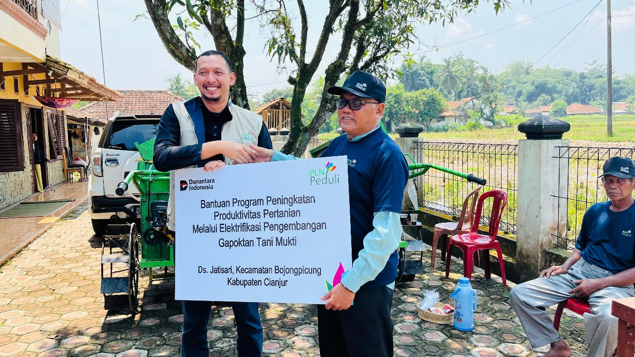 Pertanian Modern di Cianjur, PLN Peduli Berikan Bantuan Electrifying Agriculture bagi Gapoktan Tani Mukti