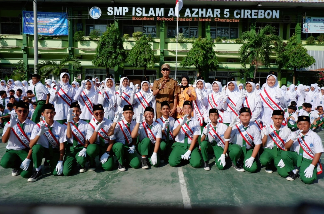 Dorong Literasi dan Proses Belajar, Pj Wali Kota Kunjungi di SMP Islam Al Azhar 5 Cirebon