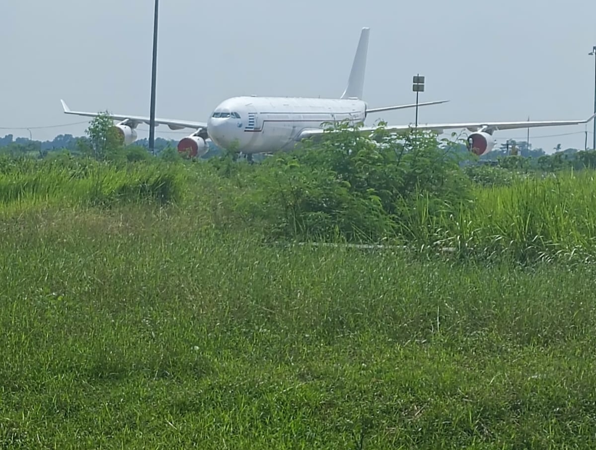 Dua Pesawat Iran Diduga Bermasalah Parkir di BIJB Kertajati, Bagaimana Nasib Indonesia?