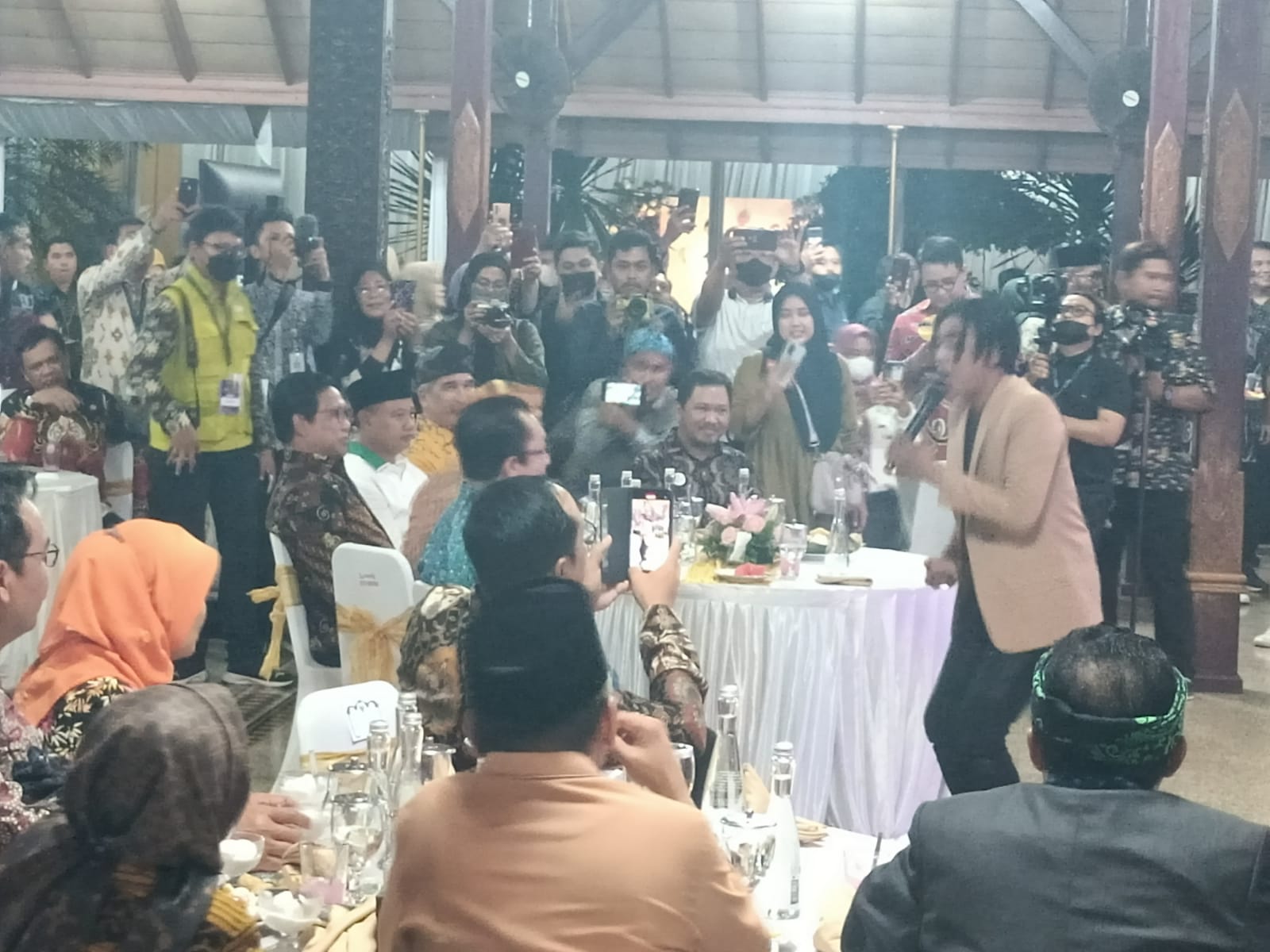 Charly dan Nunung Alvi Buka Gala Diner TTG XXIII di Pendopo Bupati Cirebon