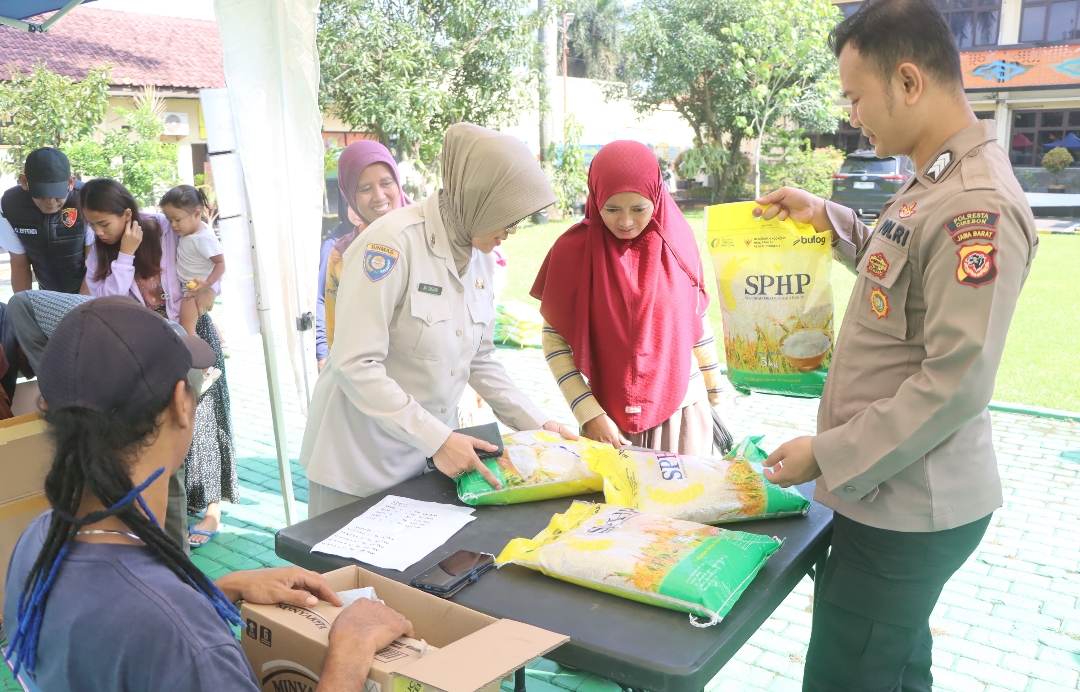 Polresta Cirebon Gelar GPM, 1.567 Warga Serbu Sembako Harga Terjangkau