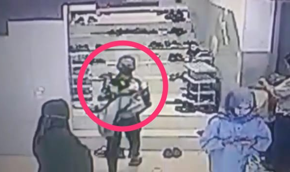 Pencurian di Mall Kota Cirebon Terekam CCTV, Pemuda Jatiseeng Ciledug Diringkus Polisi   