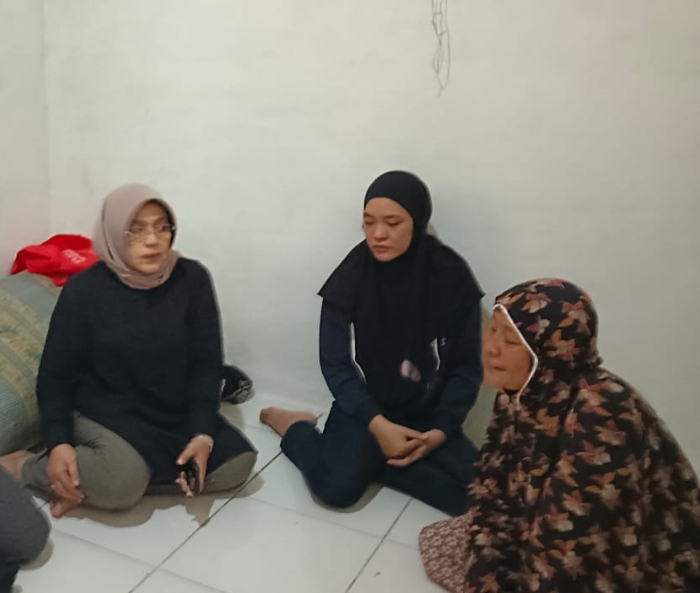 PMI Kabupaten Cirebon Bantu Korban Bocah Tenggelam di Sungai Kedungsubur Buntet Cirebon 