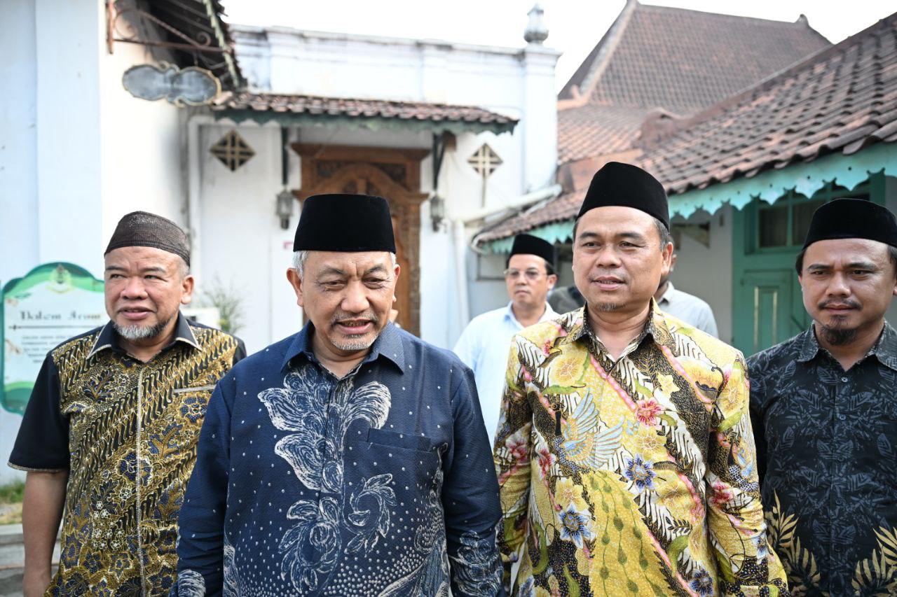 Calon Gubernur Jawa Barat Ahmad Syaikhu Hadiri Peringatan Maulid Agung di Cirebon