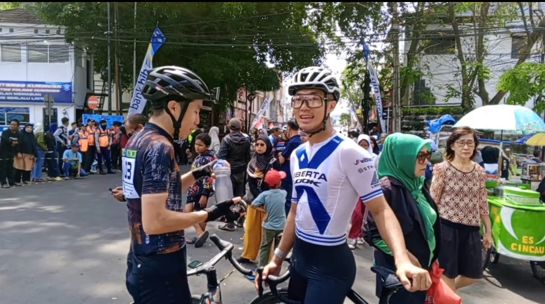 Animo Tak Berkurang, Ratusan Pembalap Sepeda Turun di Tour de Linggarjati 2024