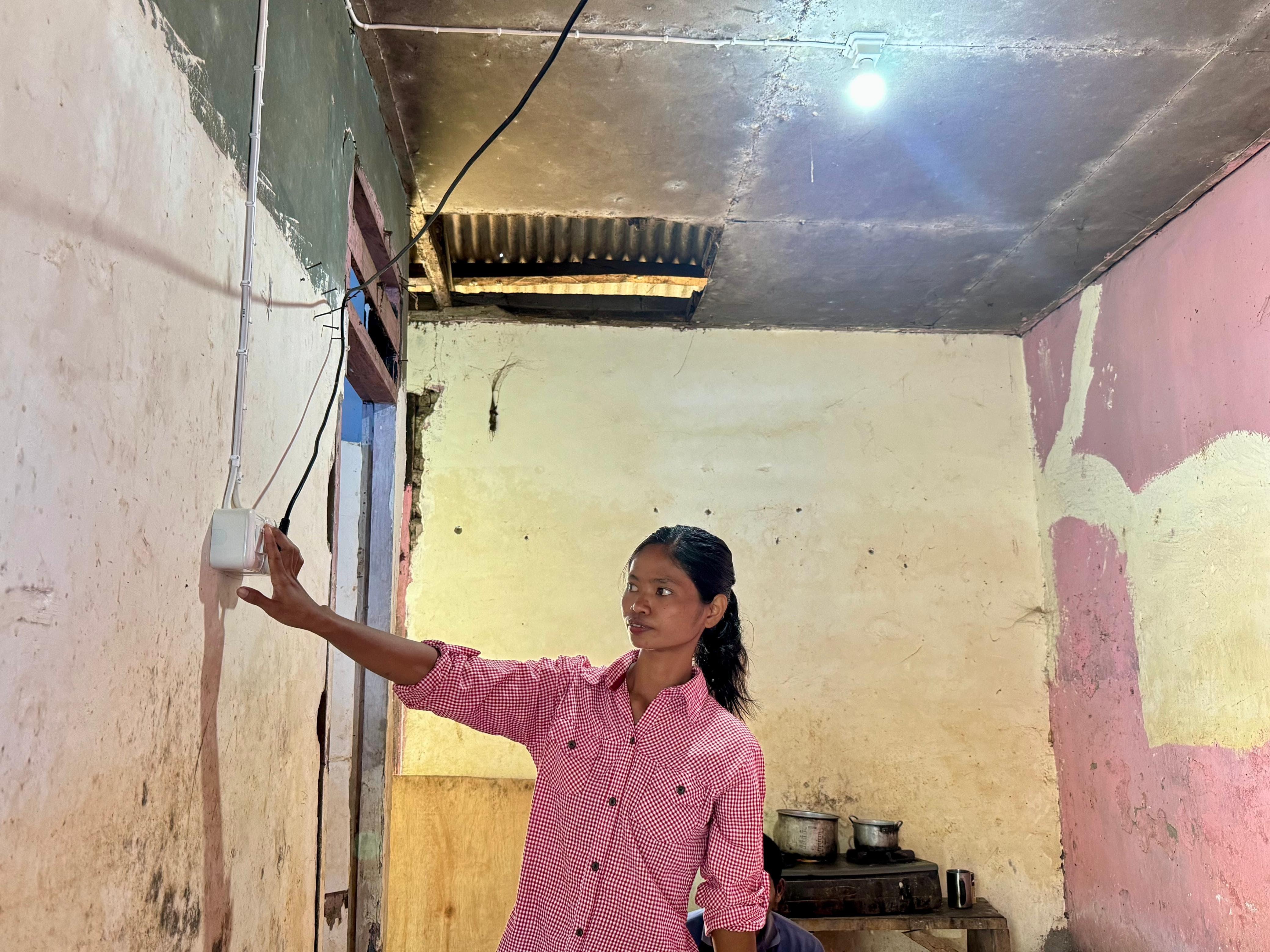 HUT RI, PLN Salurkan Bantuan Pasang Listrik Gratis 2.821 Keluarga Prasejahtera di Seluruh Indonesia