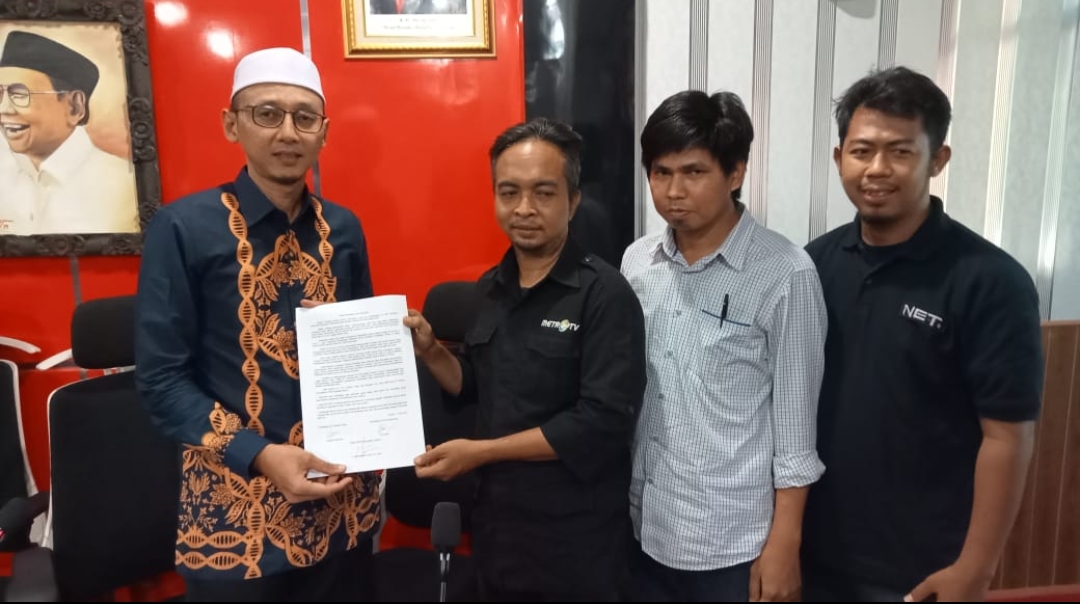 Gelar Aksi di DPRD Kabupaten Cirebon, Puluhan Jurnalis Tolak Revisi RUU Penyiaran yang Ancam Kebebasan Pers