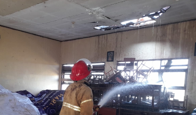 Ruang Kelas SMAN 1 Ciwaringin Terbakar, Damkar Ungkap Dugaan Penyebabnya