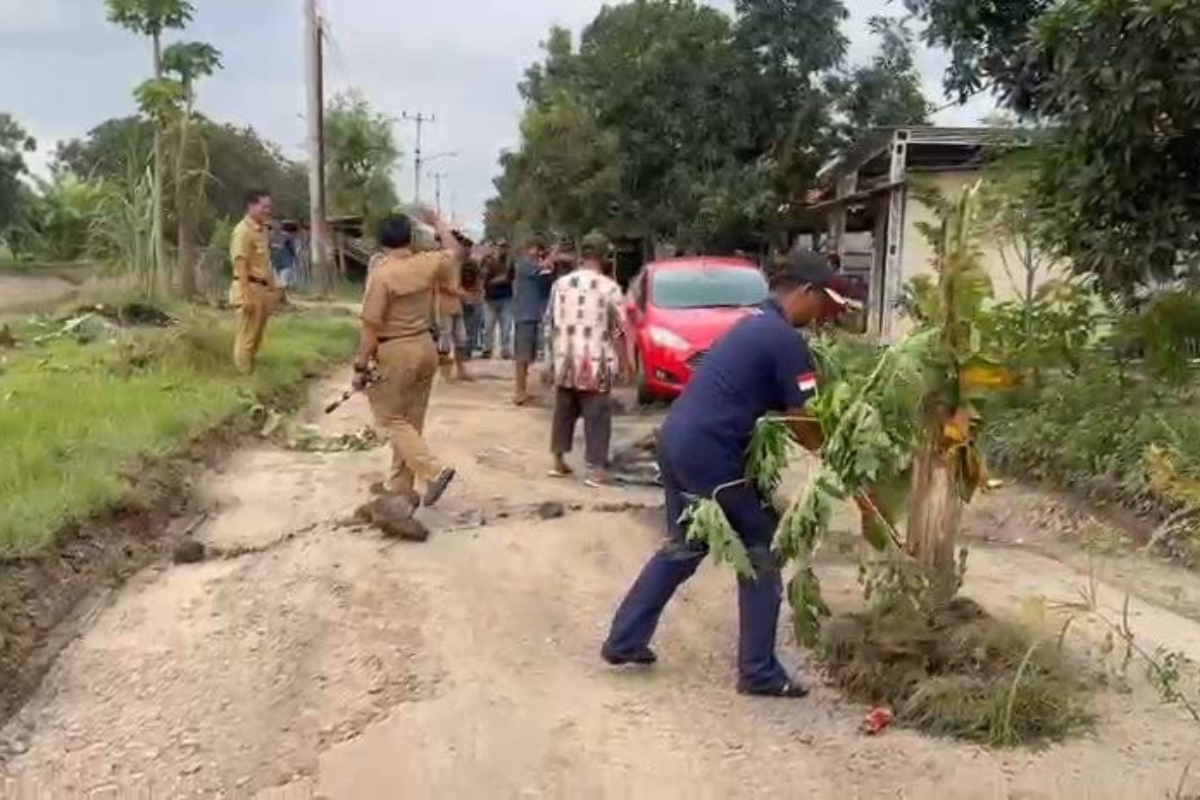 Setelah Viral Jalan Rusak Desa Gadingan Indramayu Diperbaiki, Rp3,4 Miliar Disiapkan