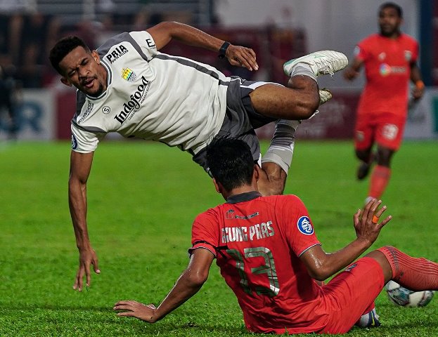 Persib Dibantai Borneo FC, Semakin Terpuruk di Klasemen Liga 1