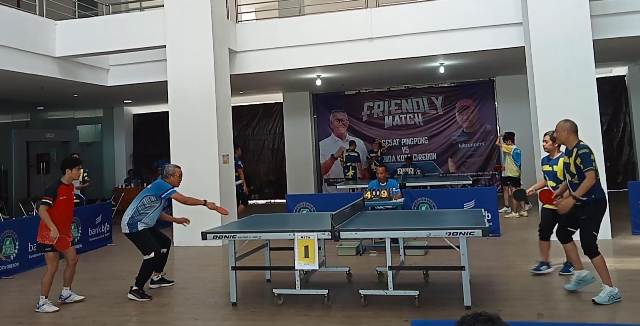 Gelar Friendly Match Tenis Meja, Pemkot Cirebon Jalin Silaturahmi dengan Pemprov Jabar