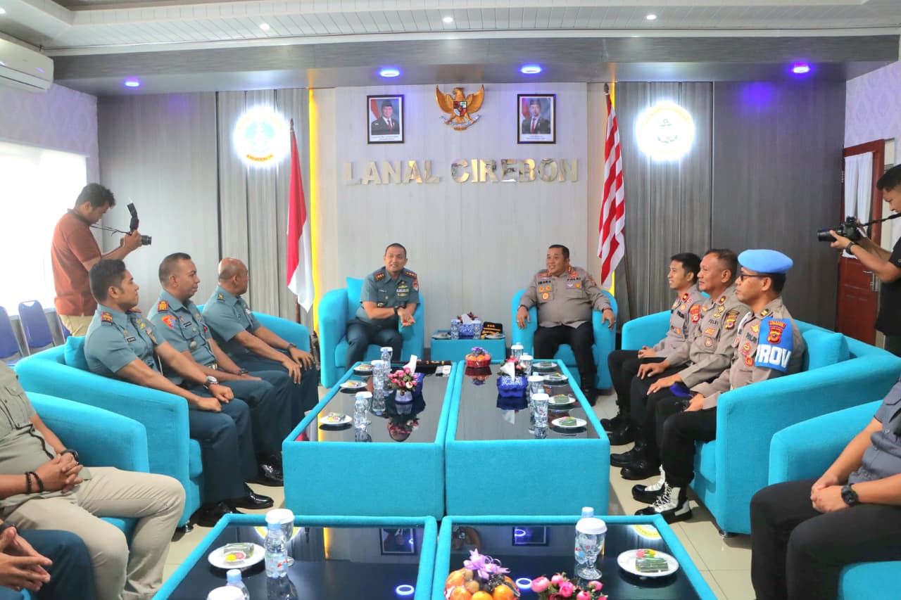 Kapolresta Cirebon Silaturahmi dengan Danlanal Cirebon, Perkuat Sinergitas Pengamanan Darat dan Perairan