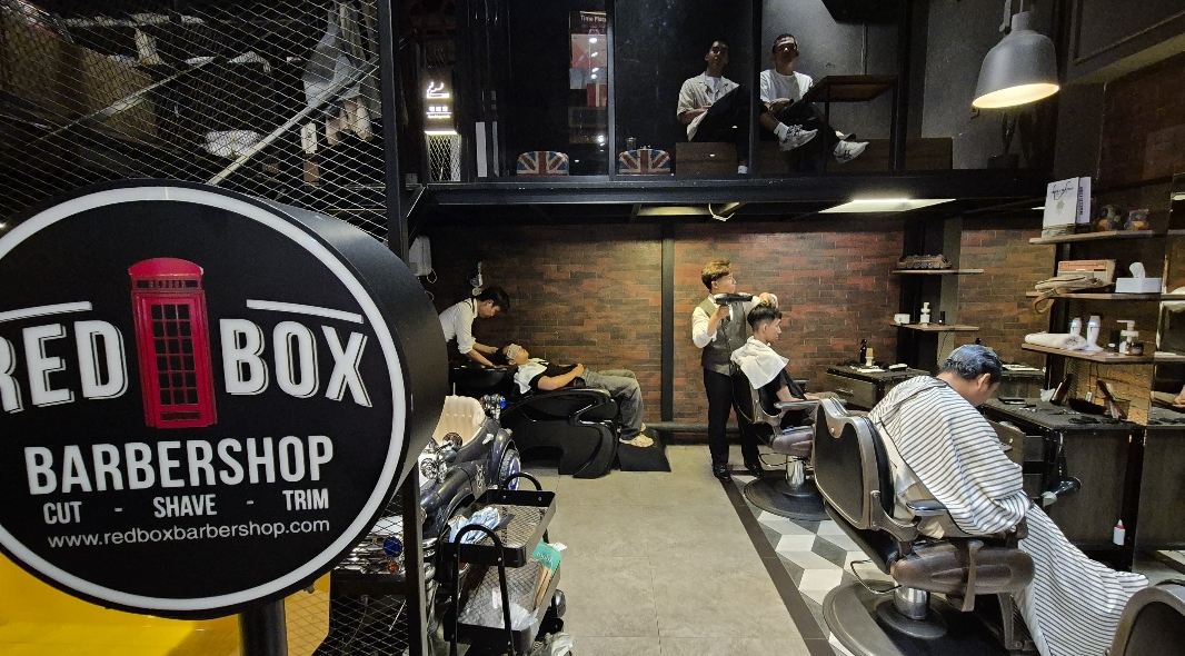 Berkah Idulfitri, RedBox Barbershop Cirebon Diserbu Pelanggan, Naik Hingga 50 Persen