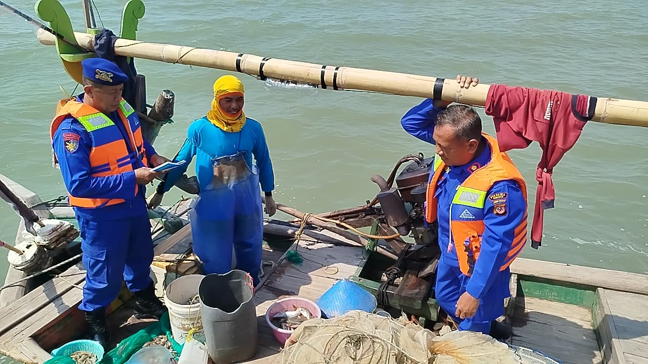 Satpolair Polresta Cirebon Gelar KRYD Patroli Laut