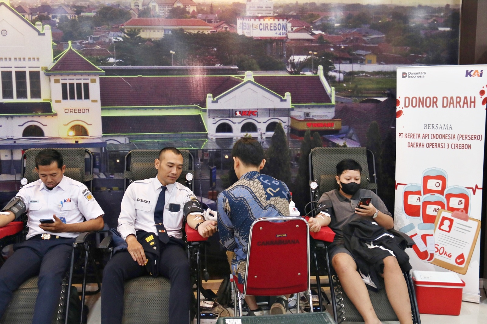 Begini Cara PT KAI Daop 3 Cirebon Bantu Stok Darah PMI
