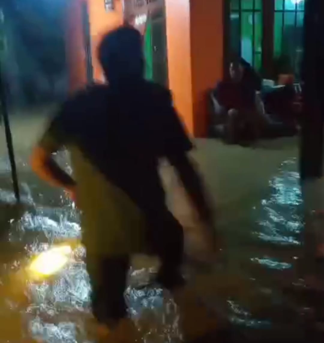 Banjir Terjang Kecamatan Astanajapura, Puluhan Rumah di Blok Cantilan Japura Kidul Terendam