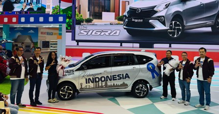 Daihatsu Hadirkan Kilau Baru Kebanggaan Keluarga, New Sigra di GIIAS
