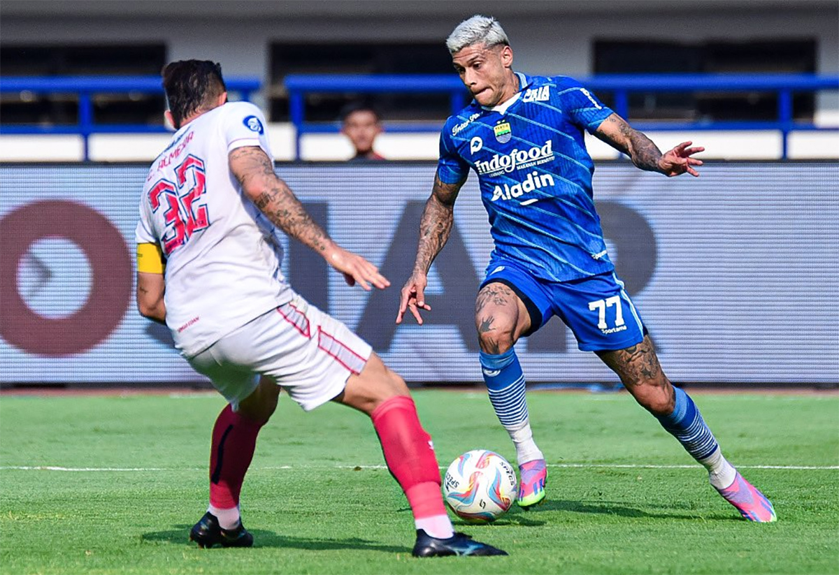 Duel Panas Persib vs Arema FC Berakhir Imbang 2-2, Ezra dan Nick Terpancing Ciro Gagal 'Meledak' 