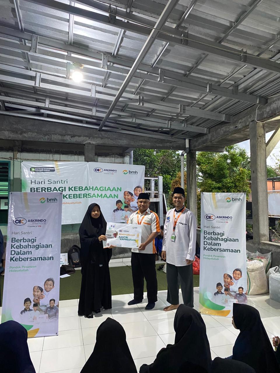 BMH Cirebon Gandeng Askrindo Syariah Memeriahkan Hari Santri