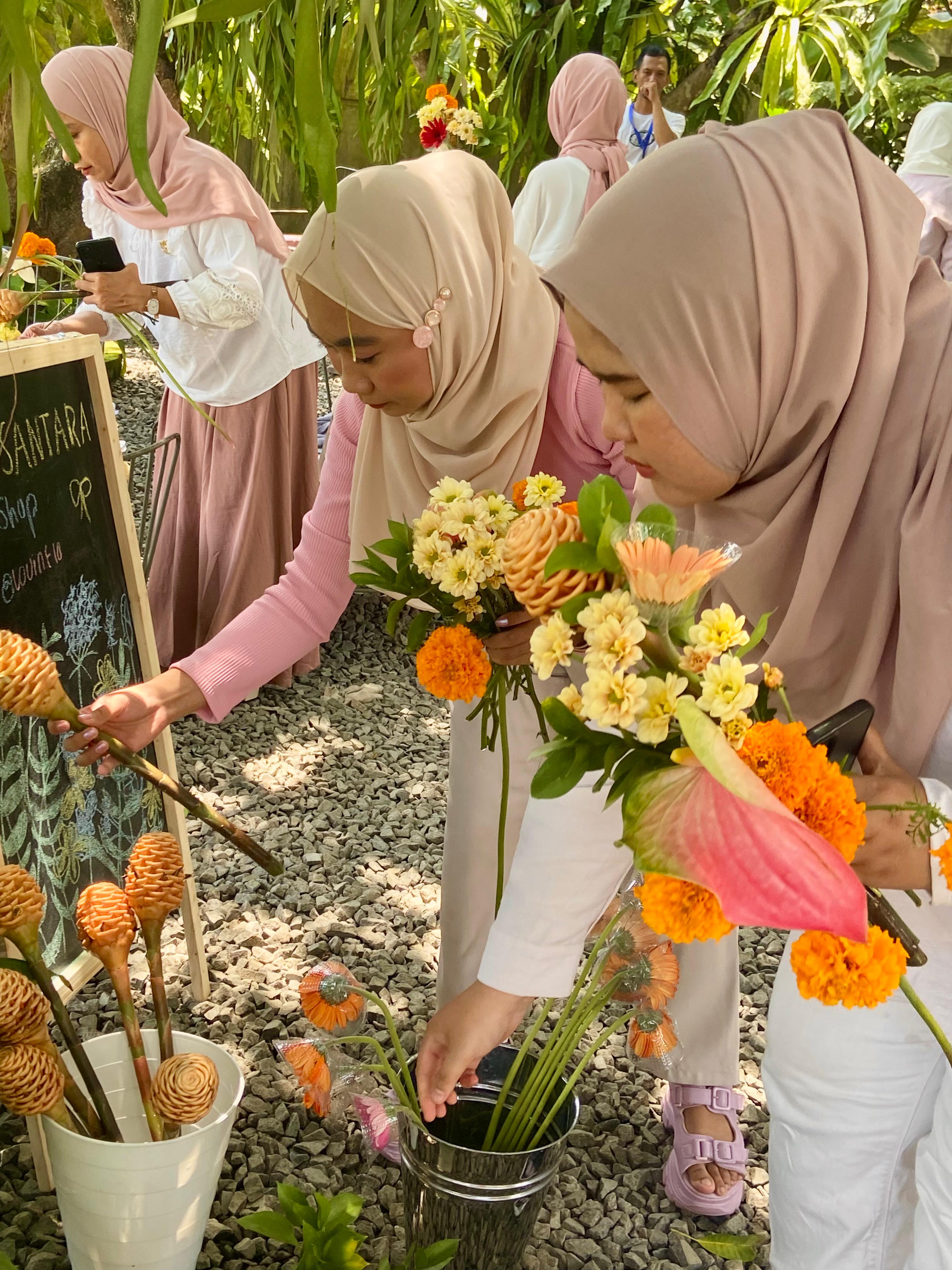 Gunakan Bunga Lokal, Lovin.Flo Sukses Gelar Workshop Merangkai Bunga