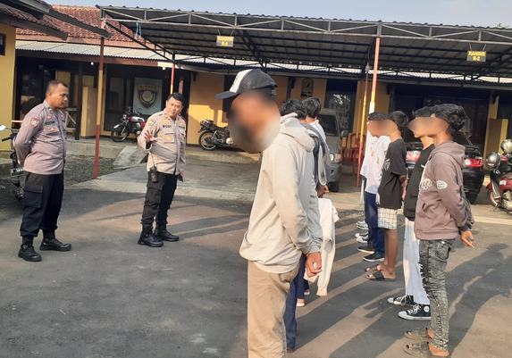 Bikin Resah Warga, Belasan Anak Siswa SMP Cirebon Diamankan Polisi di Majalengka 