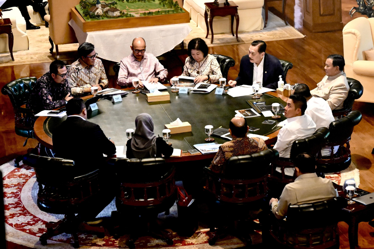 Prabowo dan Luhut Bahas Penyaluran Bansos serta Transformasi Digital, Ini Poin Pentingnya