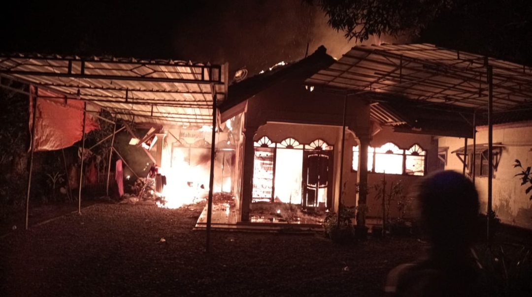 Diduga Akibat Arus Pendek Listrik, Rumah di Gegesik Ludes Terbakar