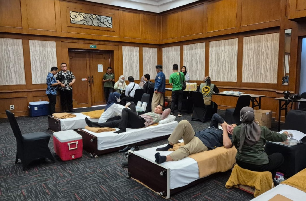 Ratusan Pendonor Lakukan Donor Darah di Bentani Hotel & Residence Cirebon