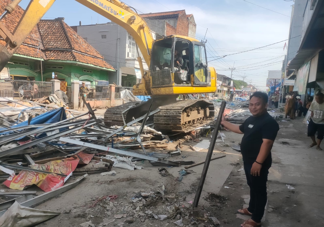 Repdem Kabupaten Cirebon Apresiasi Pembongkaran Pasar Darurat Jungjang Arjawinangun 