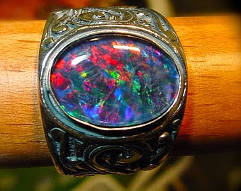 Ingin Batu Akil Black Opal Tetap Mengkilap? Inilah Metode dan Alat yang Digunakannya 