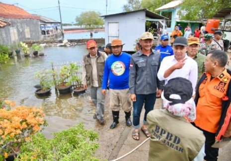 Bey Machmudin Tinjau Banjir Rob Subang, Bahas Pembangunan Tanggul Darurat