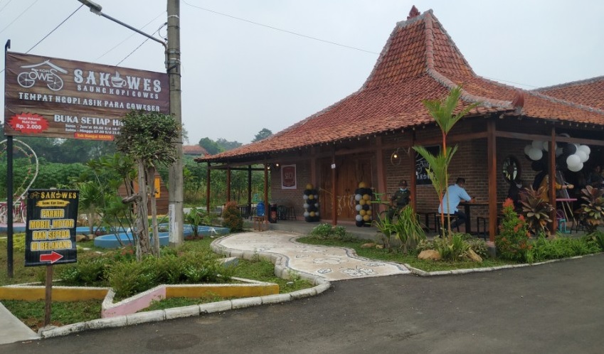 Saung Kopi Gowes, Destinasi Kuliner Unik Yang Penuh Dengan Sepeda