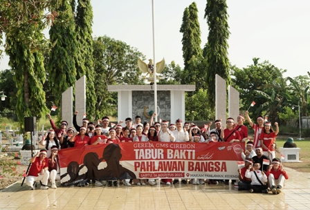 Gereja GMS Cirebon Tabur Bunga di TMP Kesenden, Pdt Tomas: Kita Semua Indonesia, Merah Putih