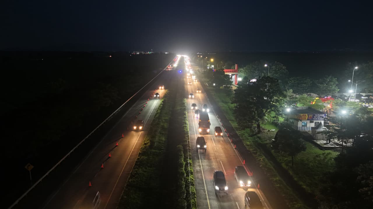 Rekayasa Lalu Lintas Efektif Urai Kemacetan, Tol Cipali Malam Ini Lebih Lengang