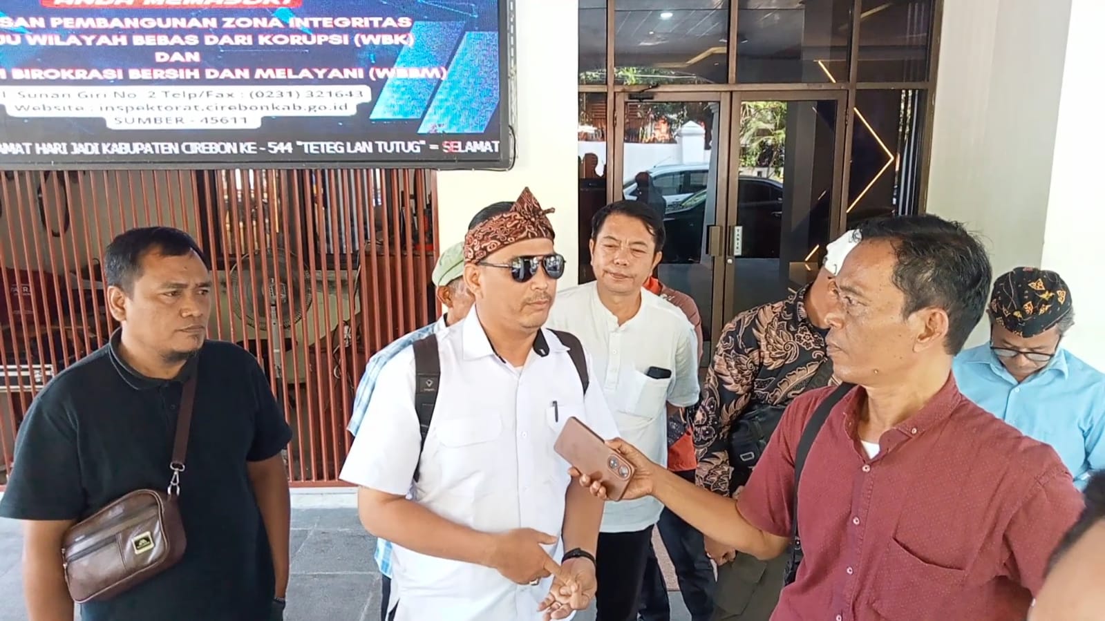 Dugaan Korupsi Rp5 Miliar di Desa Gombang, Warga Desak Bupati Cirebon Bertindak