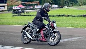 Bangkitnya Ikon: Suzuki Sempurnakan Satria dengan Teknologi Tambahan, Pertahankan Status Legenda Kecepatan