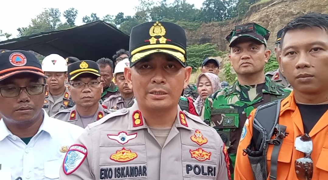 Akhirnya, 2 Korban Jiwa Tebing Longsor di Lokasi Tambang Ilegal Argasunya Kota Cirebon Berhasil Dievakuasi 