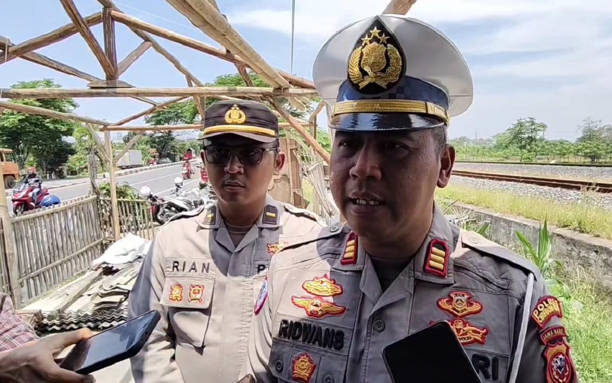 Kecelakaan Maut Pikap vs Kereta Api di Cirebon, Polisi: Mobil Terseret 800 Meter
