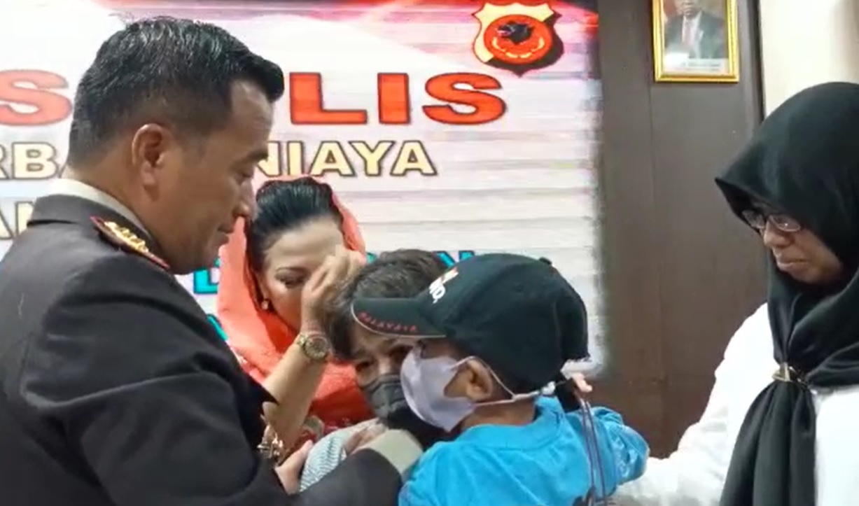 Megharukan, Polresta Cirebon Pertemukan Anak Korban Penganiayaan di Pabuaran dengan Ibu Kandung