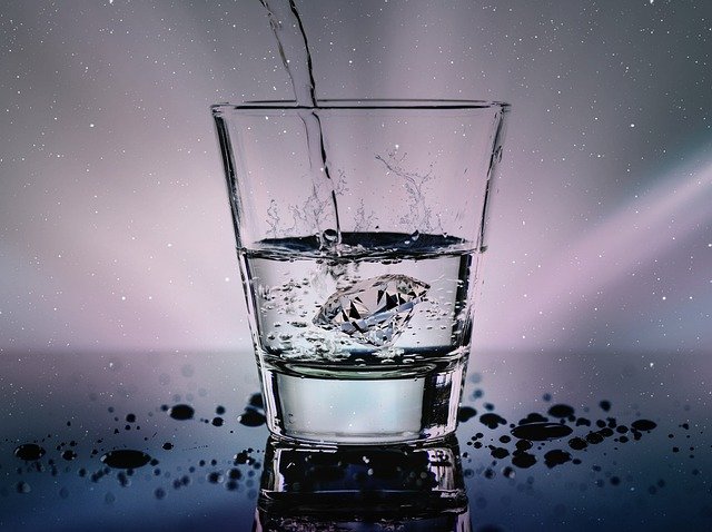 4 Manfaat Minum Air Putih Hangat Setiap Pagi, Racun Dalam Tubuh Pun Minggat